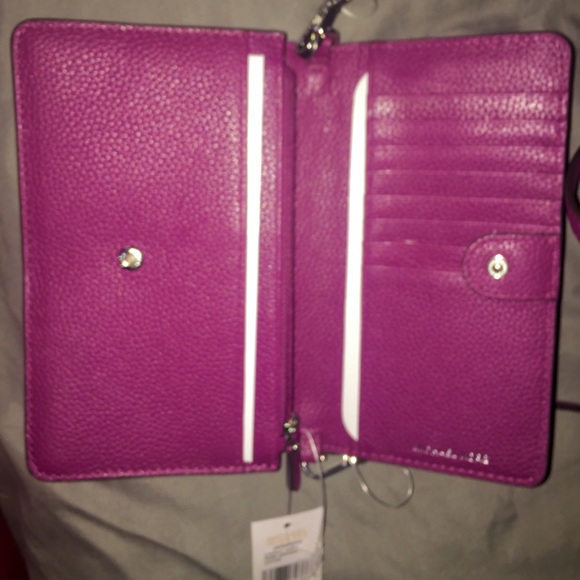 Michael Kors Phone Crossbody Bag - Picture 4 of 7